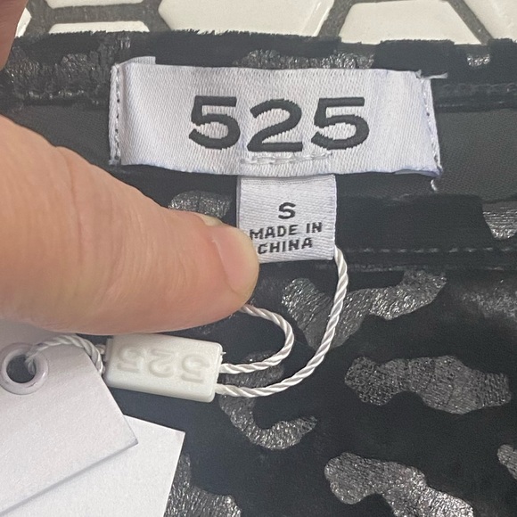 NWT 525 America born in Bklyn top size small - Picture 6 of 8